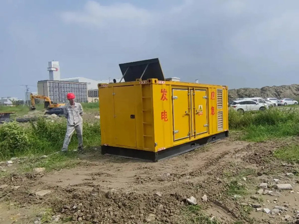 江宁200KW柴油发电机机组每小时的油耗量受哪些因素影响？